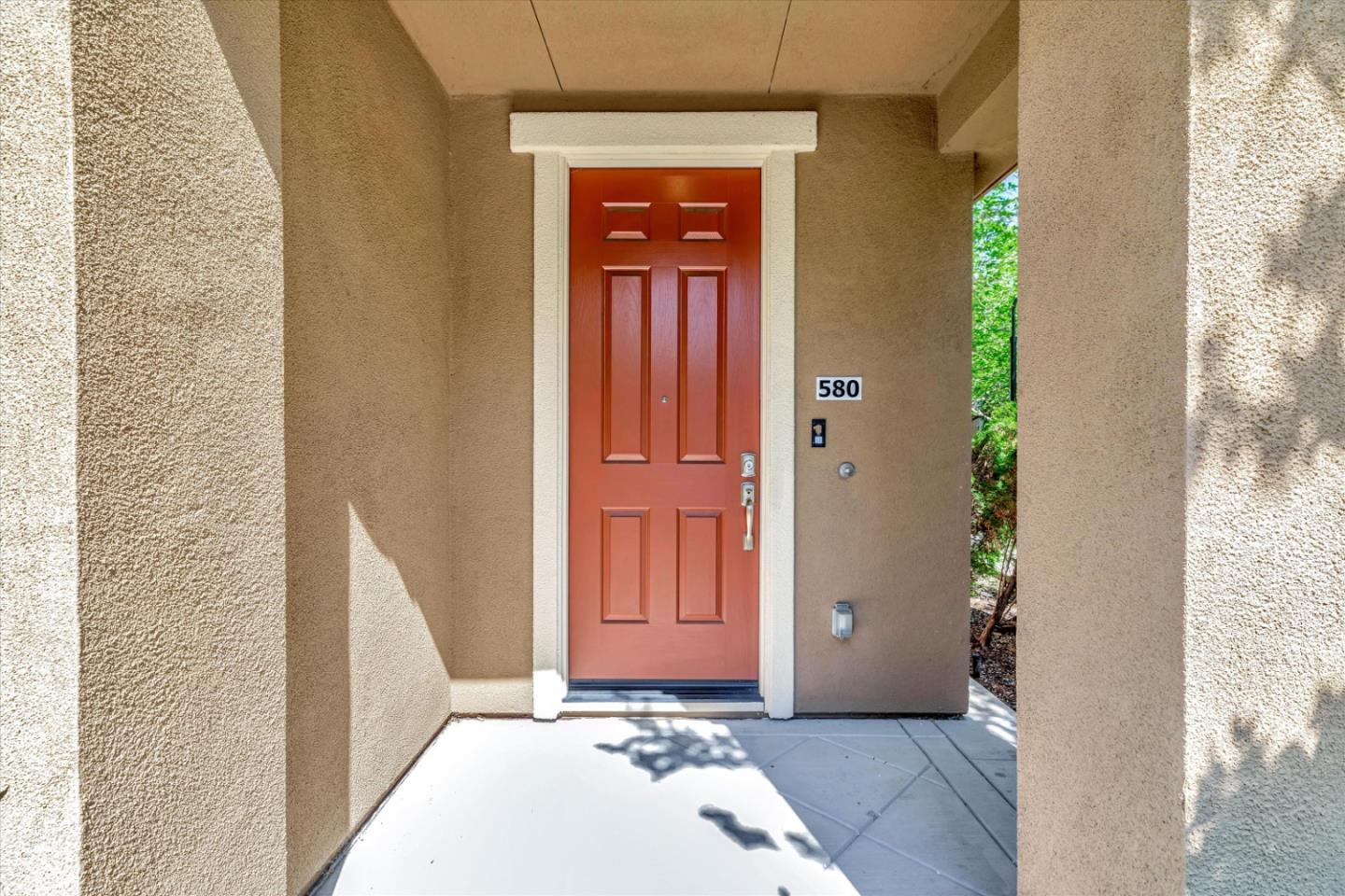Detail Gallery Image 4 of 24 For 580 Messina Gardens Ln, San Jose,  CA 95133 - 2 Beds | 2/1 Baths