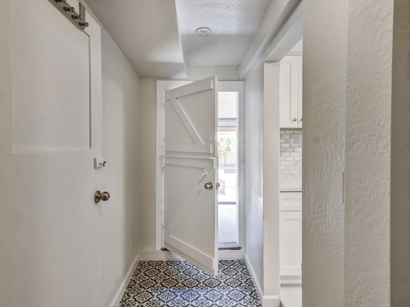 Detail Gallery Image 11 of 45 For 769 Athens St, San Francisco,  CA 94112 - 3 Beds | 2 Baths