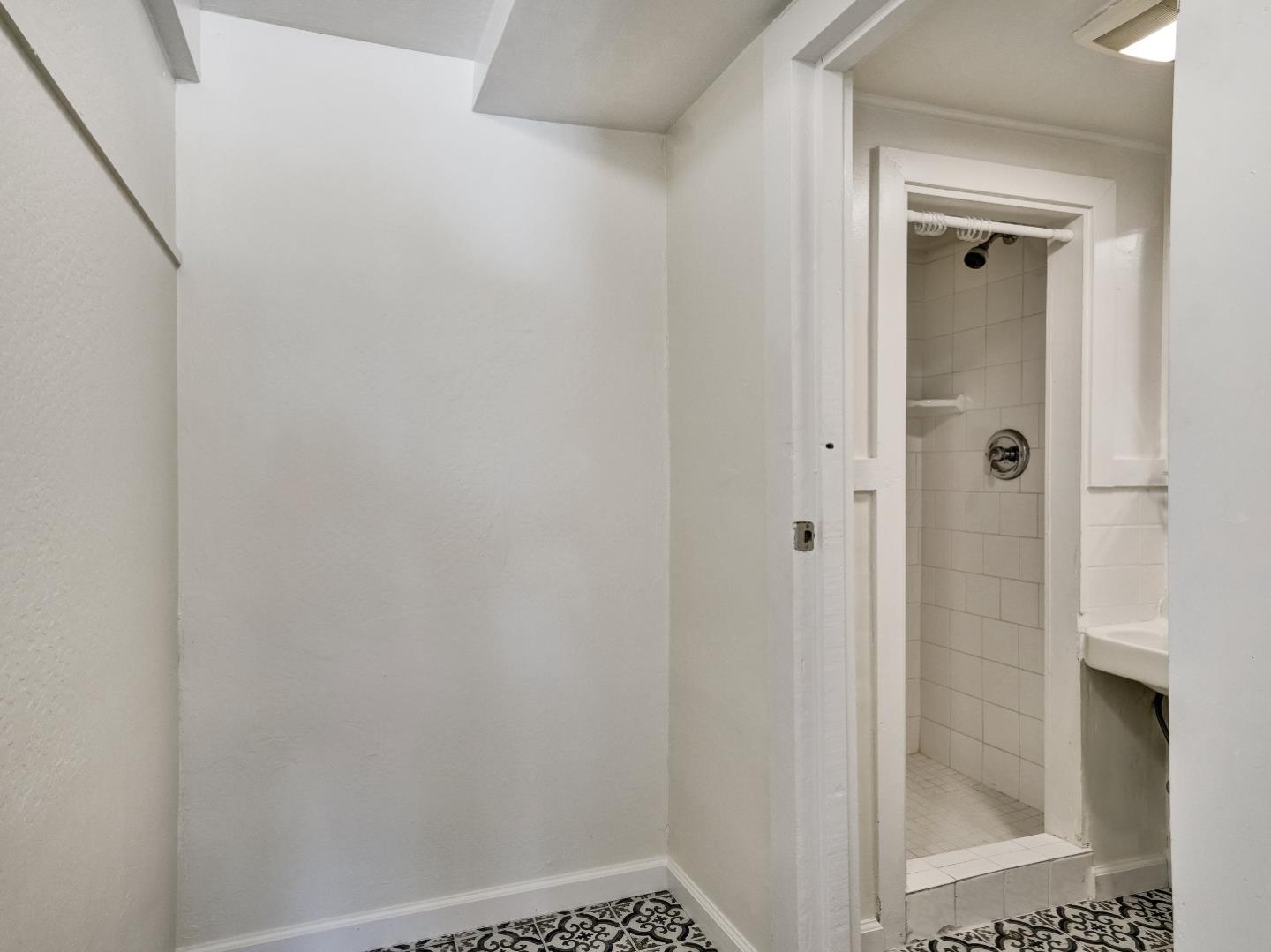 Detail Gallery Image 7 of 45 For 769 Athens St, San Francisco,  CA 94112 - 3 Beds | 2 Baths