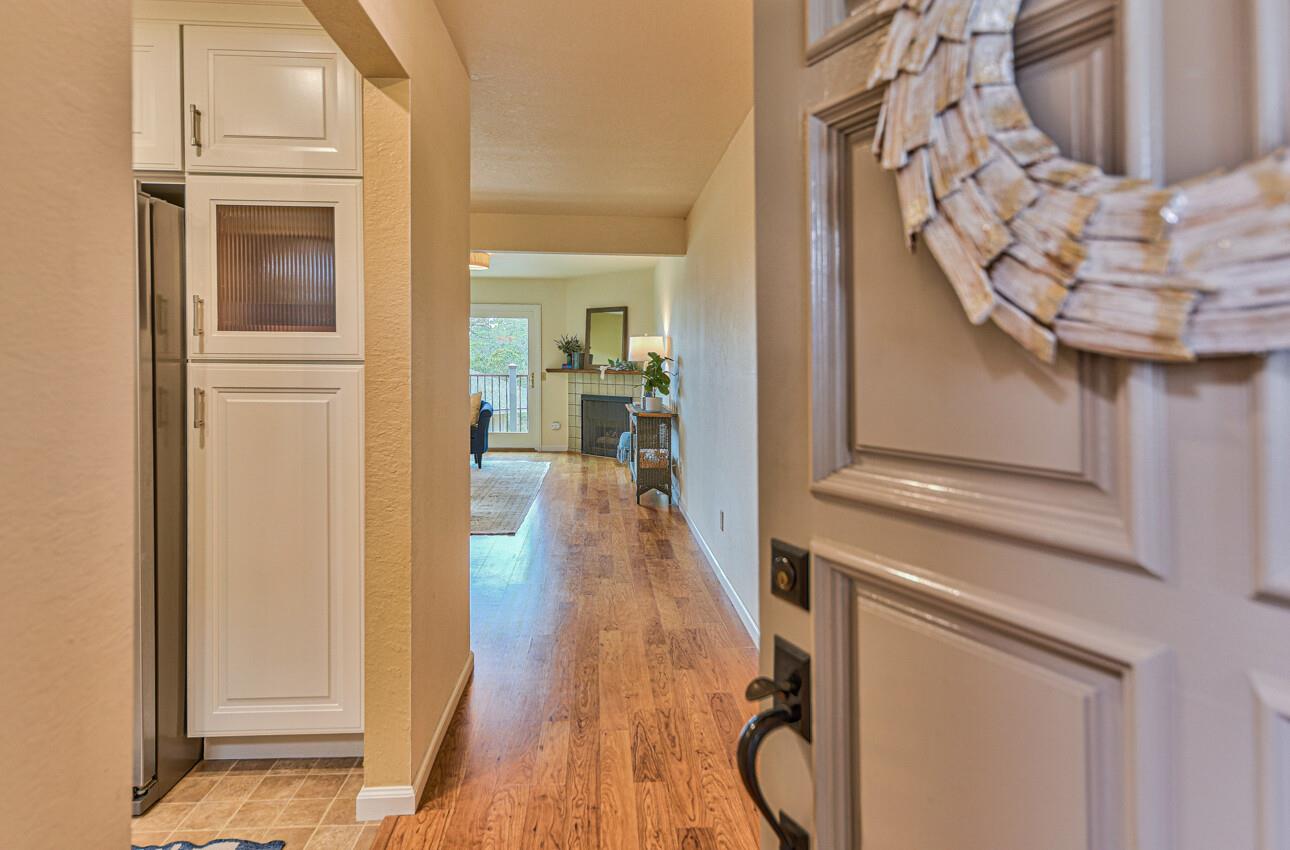 Detail Gallery Image 5 of 35 For 250 Forest Ridge Rd #64,  Monterey,  CA 93940 - 2 Beds | 1 Baths