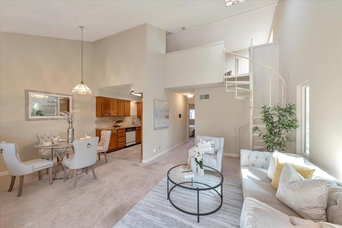 Detail Gallery Image 11 of 38 For 1015 Helen Ave #1,  Sunnyvale,  CA 94086 - 2 Beds | 2 Baths