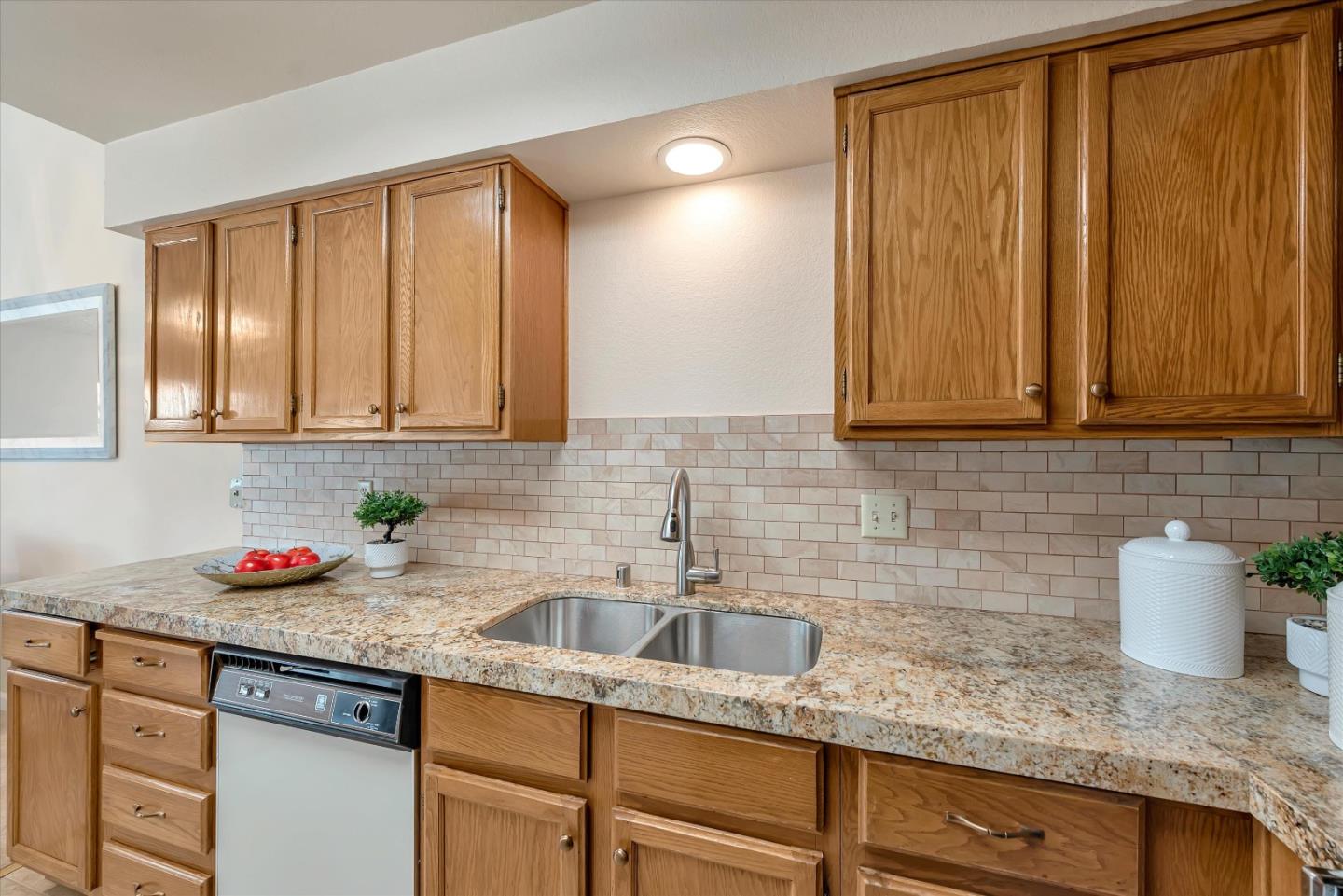 Detail Gallery Image 15 of 38 For 1015 Helen Ave #1,  Sunnyvale,  CA 94086 - 2 Beds | 2 Baths