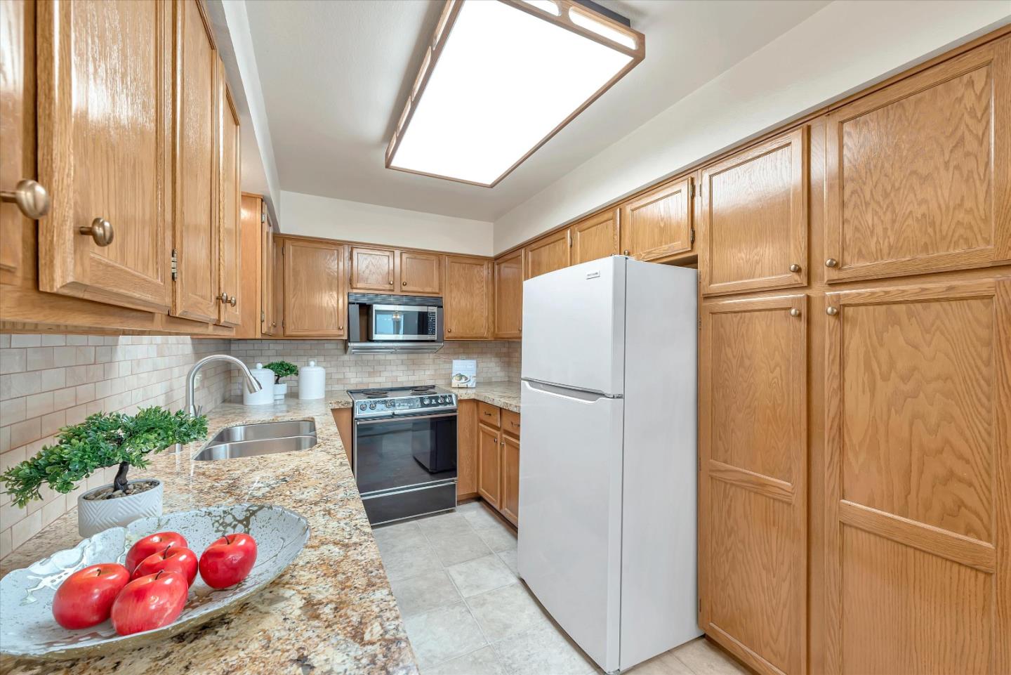 Detail Gallery Image 16 of 38 For 1015 Helen Ave #1,  Sunnyvale,  CA 94086 - 2 Beds | 2 Baths