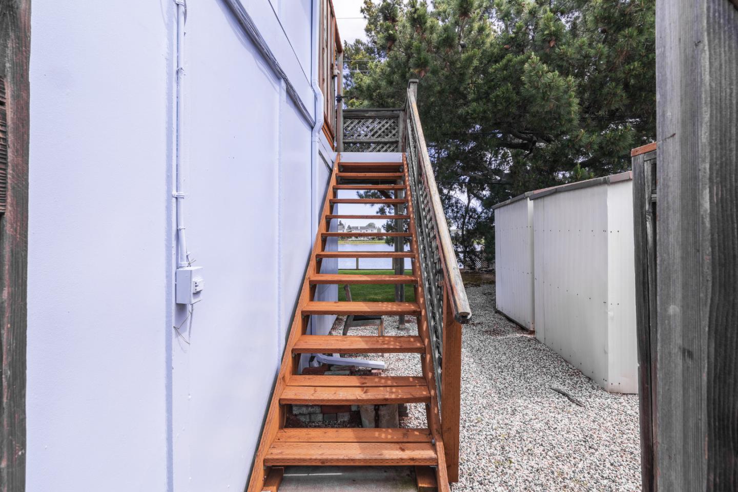 Detail Gallery Image 7 of 33 For 3335 Los Prados St #4,  San Mateo,  CA 94403 - 2 Beds | 1 Baths