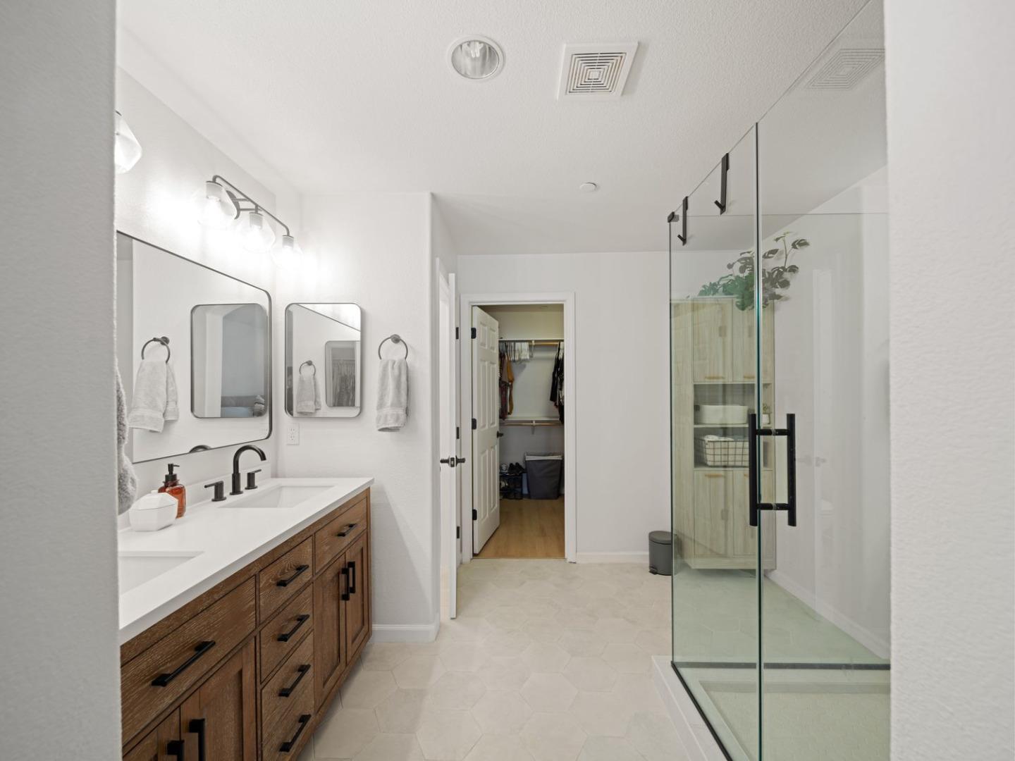 Detail Gallery Image 9 of 13 For 546 Altino Blvd, San Jose,  CA 95136 - 2 Beds | 2/1 Baths