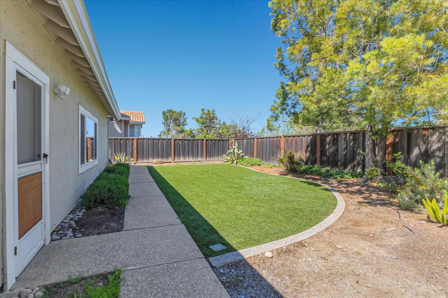 Detail Gallery Image 31 of 54 For 11570 Upland Way, Cupertino,  CA 95014 - 4 Beds | 2 Baths