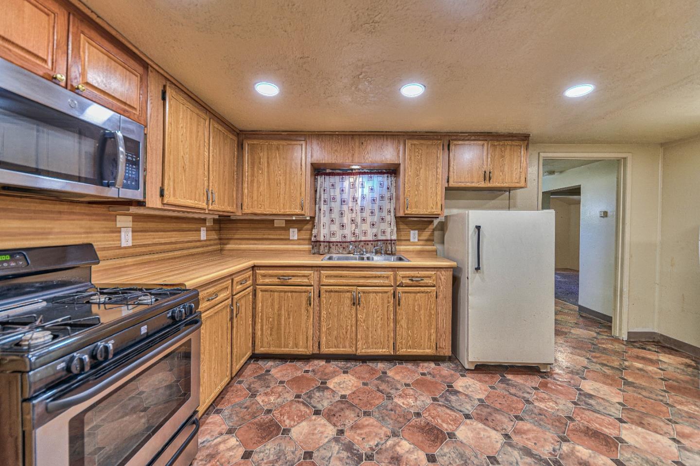 1312 Noche Buena St, Seaside, CA 93955 photo 12
