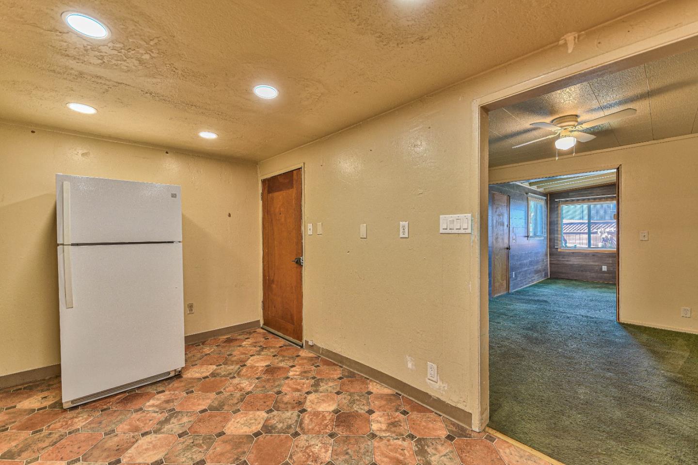 Detail Gallery Image 14 of 27 For 1312 Noche Buena St, Seaside,  CA 93955 - 3 Beds | 2 Baths