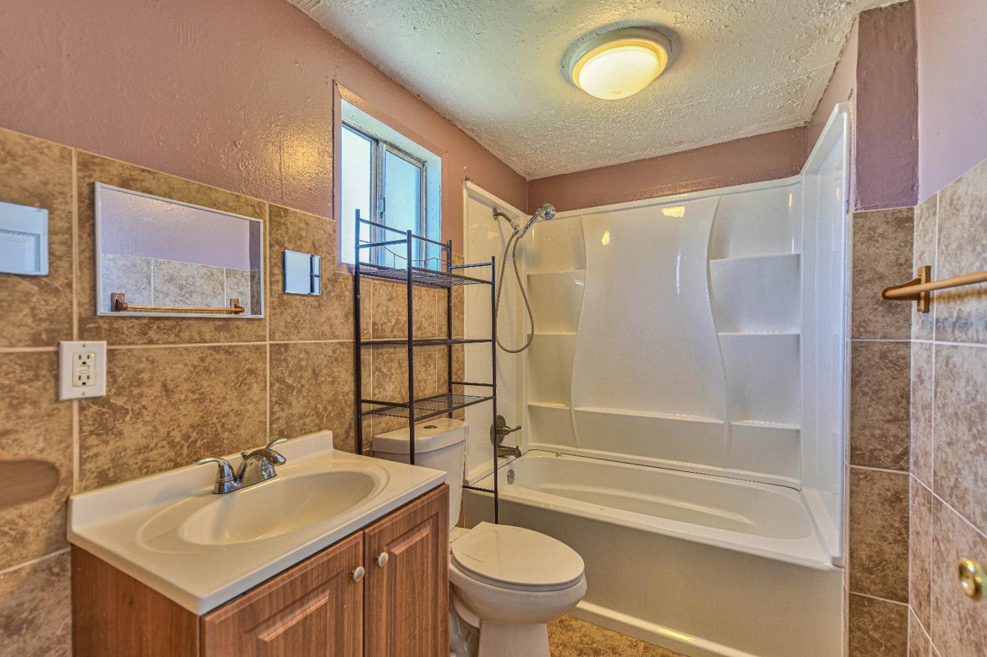Detail Gallery Image 23 of 27 For 1312 Noche Buena St, Seaside,  CA 93955 - 3 Beds | 2 Baths