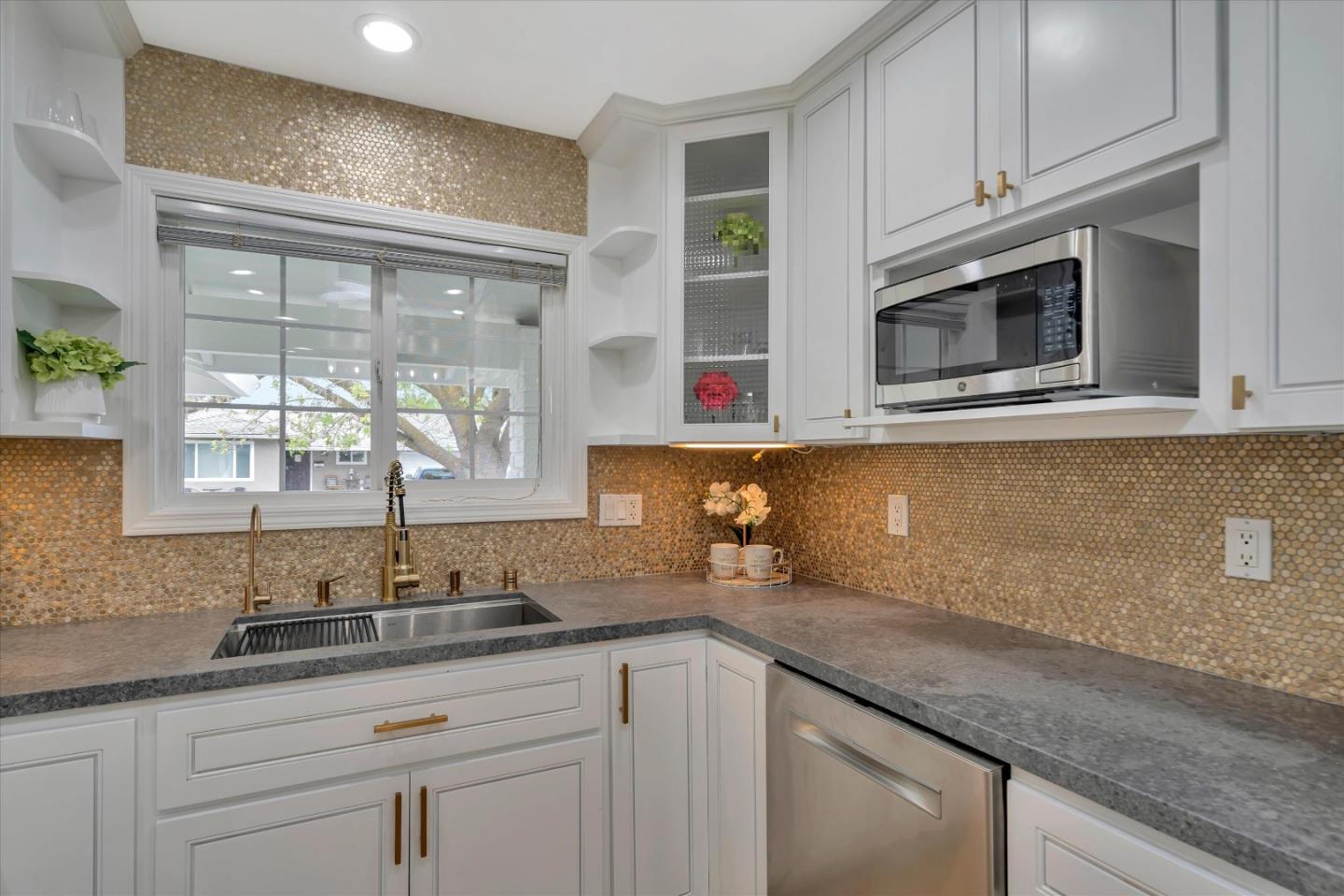 Detail Gallery Image 11 of 50 For 34160 Cartwright Pl, Fremont,  CA 94555 - 3 Beds | 2 Baths