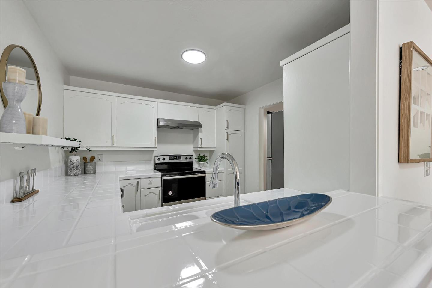 Detail Gallery Image 10 of 40 For 271 Sierra Vista Ave #10,  Mountain View,  CA 94043 - 2 Beds | 2/1 Baths