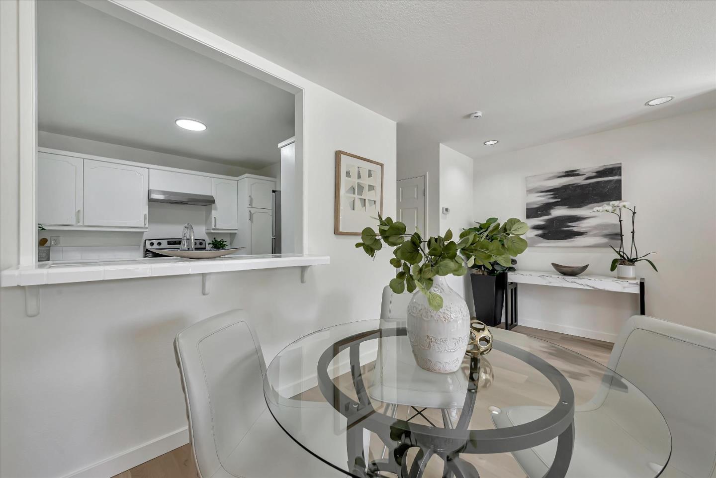 Detail Gallery Image 16 of 40 For 271 Sierra Vista Ave #10,  Mountain View,  CA 94043 - 2 Beds | 2/1 Baths