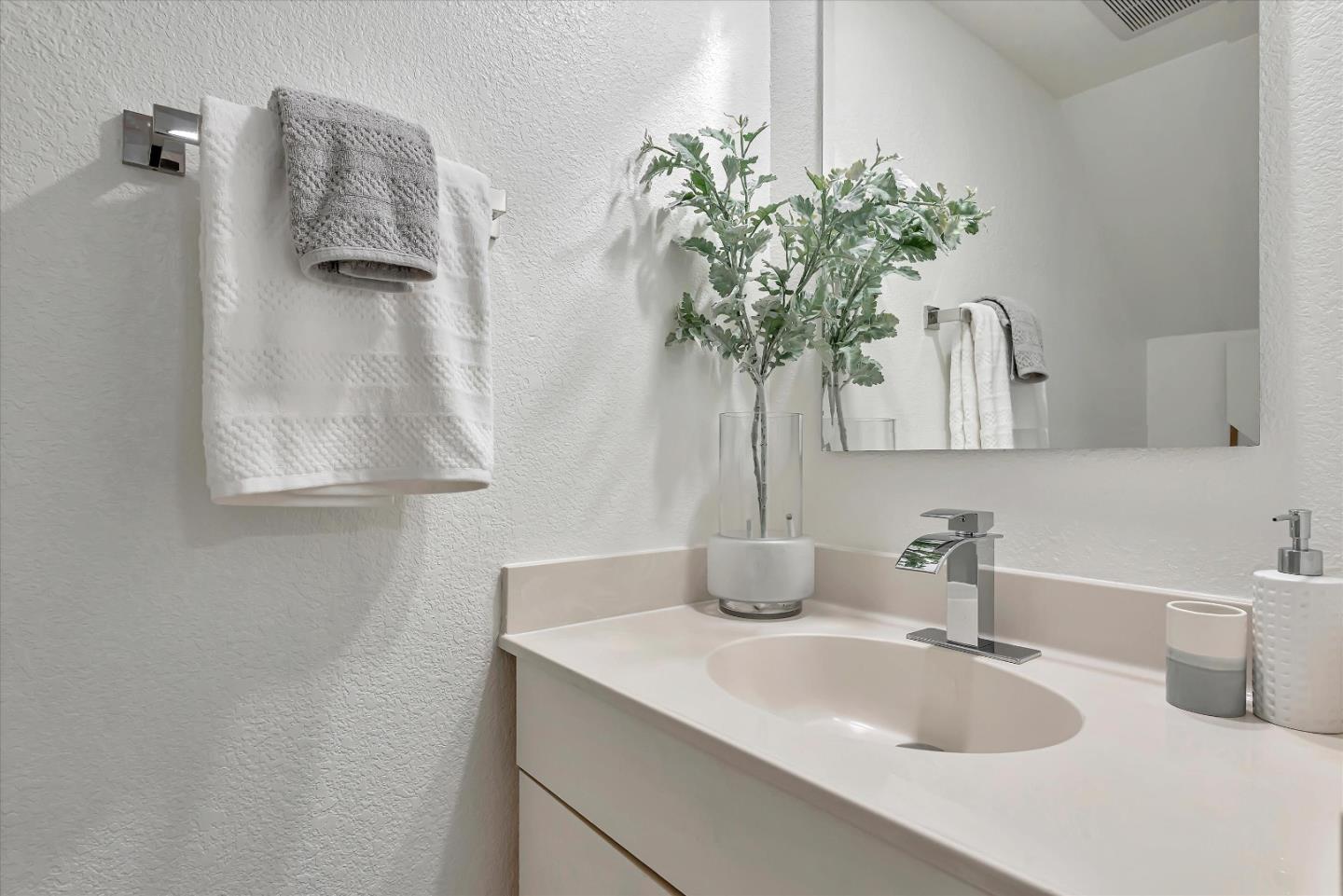Detail Gallery Image 28 of 40 For 271 Sierra Vista Ave #10,  Mountain View,  CA 94043 - 2 Beds | 2/1 Baths