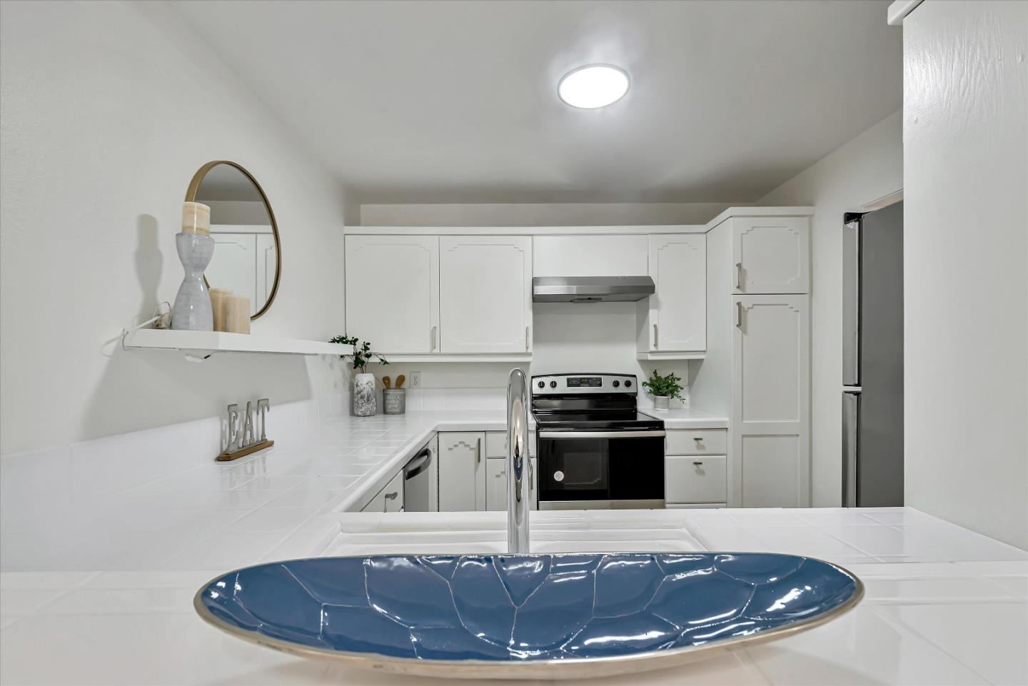 Detail Gallery Image 7 of 40 For 271 Sierra Vista Ave #10,  Mountain View,  CA 94043 - 2 Beds | 2/1 Baths