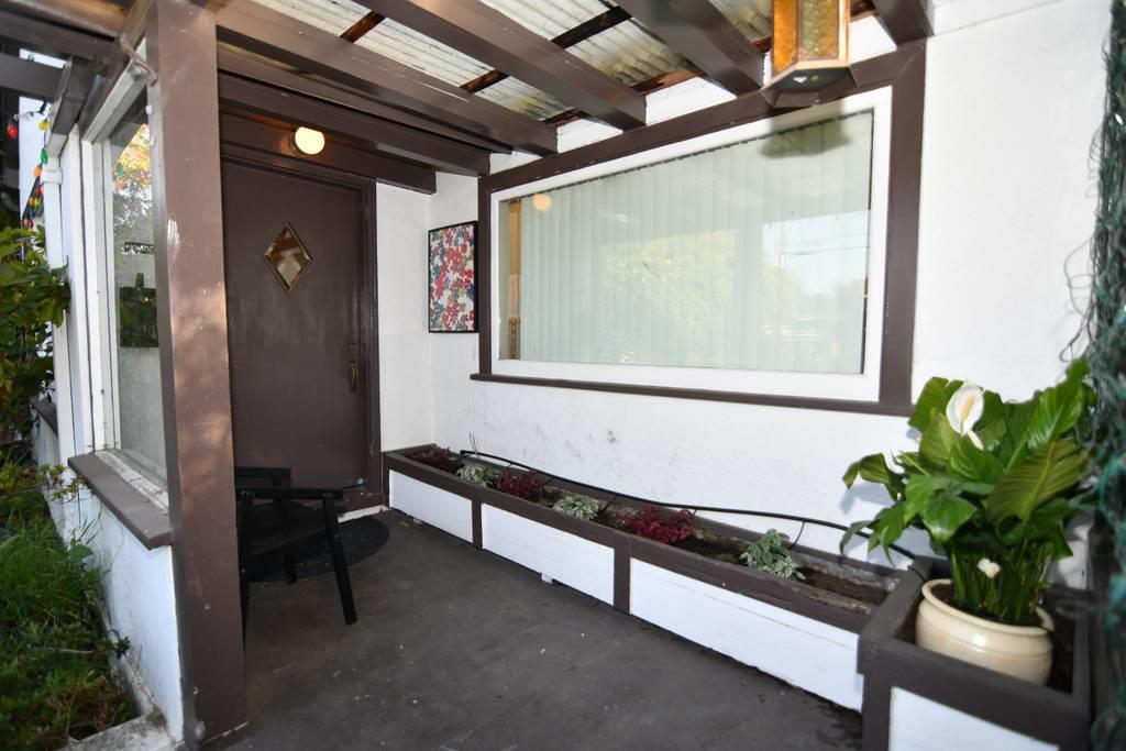 Detail Gallery Image 2 of 23 For 2254 Dartmouth St, Palo Alto,  CA 94306 - 3 Beds | 2 Baths