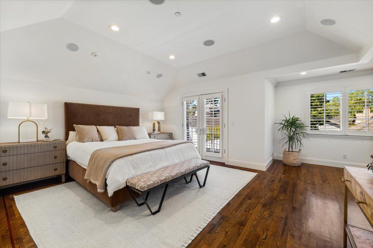 Detail Gallery Image 20 of 48 For 1570 Cypress Ave, Burlingame,  CA 94010 - 5 Beds | 4/1 Baths