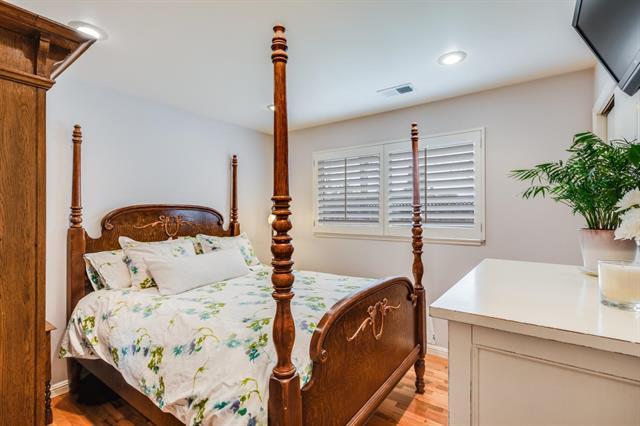 Detail Gallery Image 6 of 8 For 3262 Moorpark Ave, San Jose,  CA 95117 - 2 Beds | 1 Baths