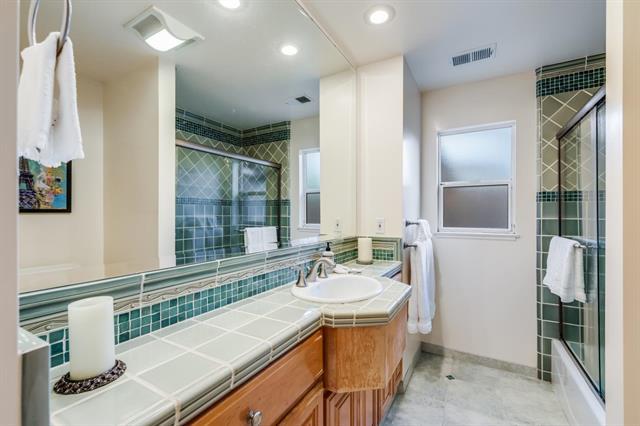Detail Gallery Image 7 of 8 For 3262 Moorpark Ave, San Jose,  CA 95117 - 2 Beds | 1 Baths