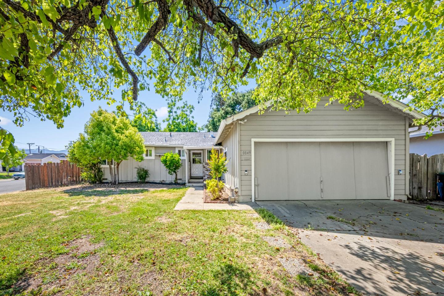 Detail Gallery Image 1 of 1 For 10849 Alderbrook Ln, Cupertino,  CA 95014 - 3 Beds | 2 Baths