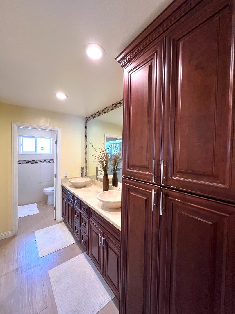 Detail Gallery Image 12 of 23 For 1260 Harvest Rd, Pleasanton,  CA 94566 - 4 Beds | 2/1 Baths