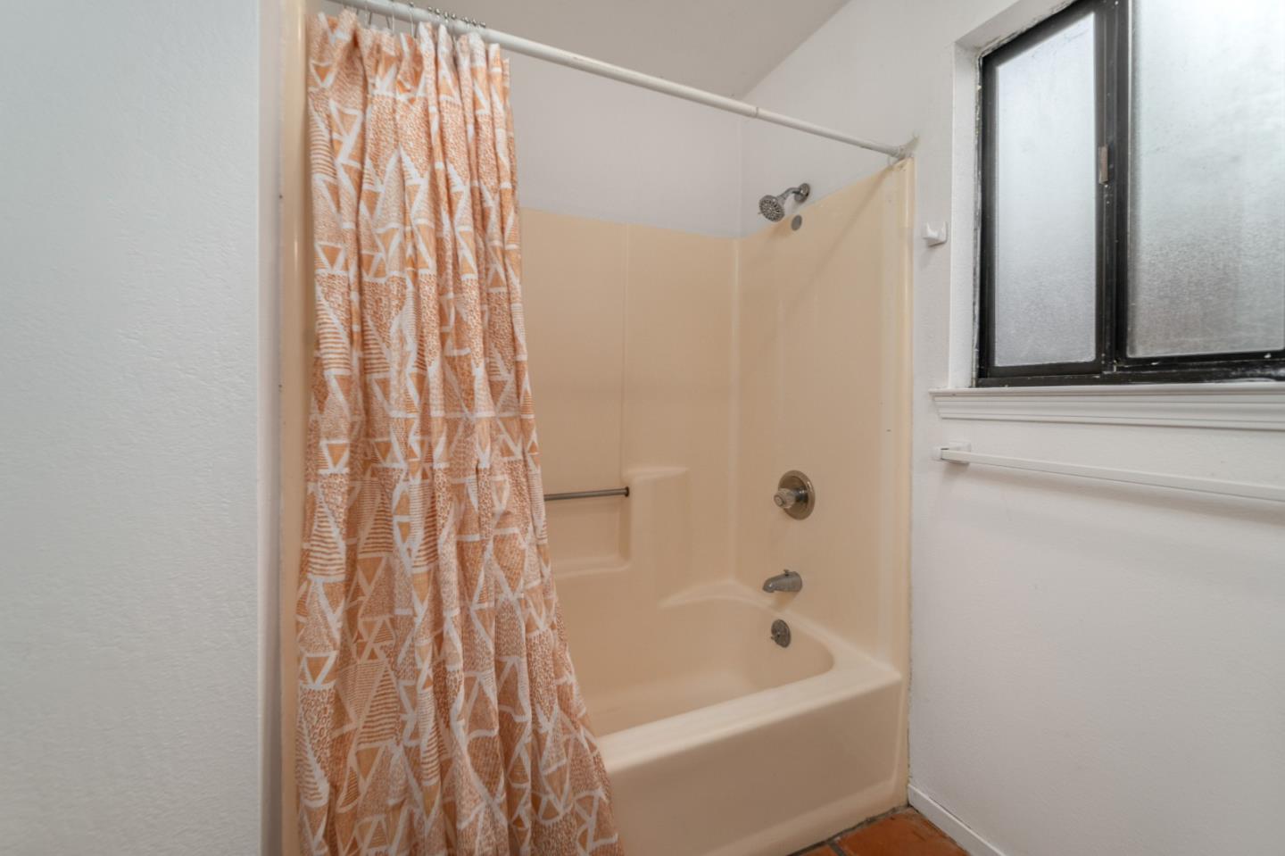 Detail Gallery Image 21 of 32 For 901 Dolores St, Santa Cruz,  CA 95062 - 5 Beds | 2 Baths