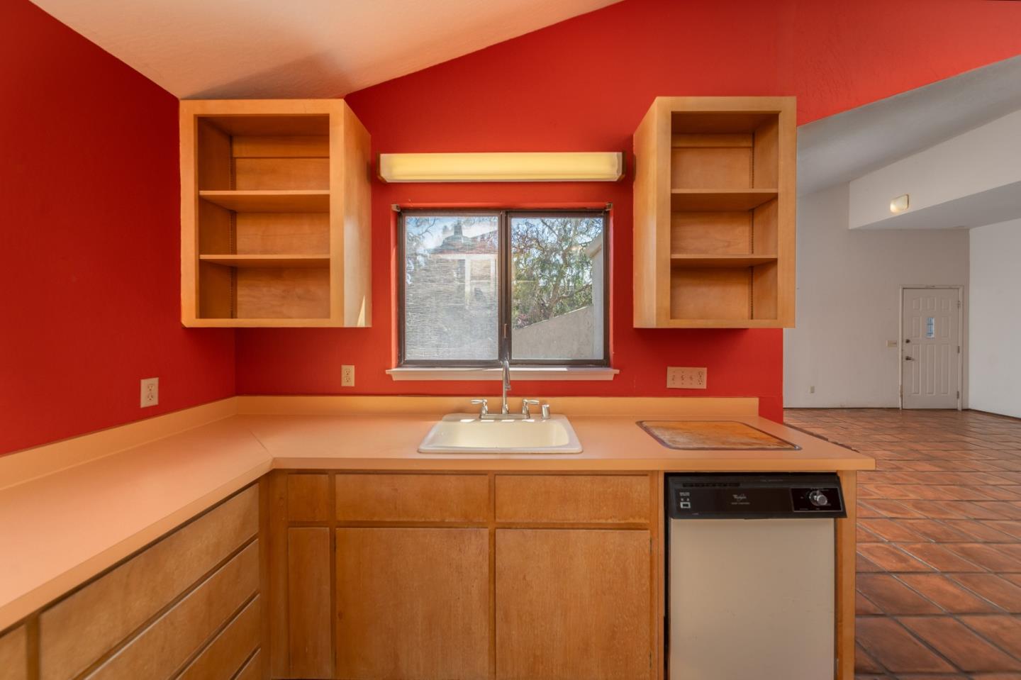 Detail Gallery Image 6 of 32 For 901 Dolores St, Santa Cruz,  CA 95062 - 5 Beds | 2 Baths