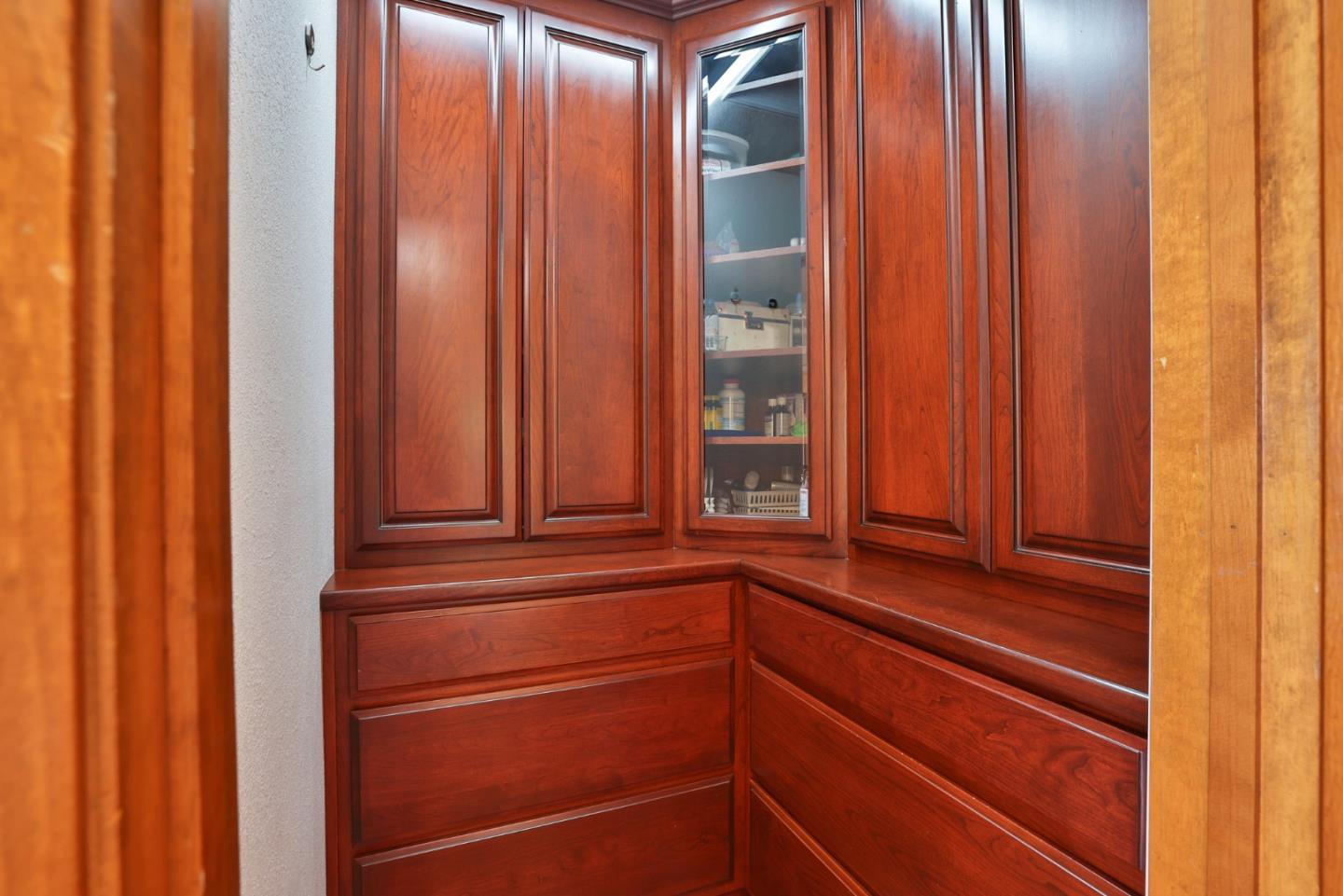 Detail Gallery Image 13 of 38 For 17600 Holiday Dr, Morgan Hill,  CA 95037 - 4 Beds | 2/1 Baths