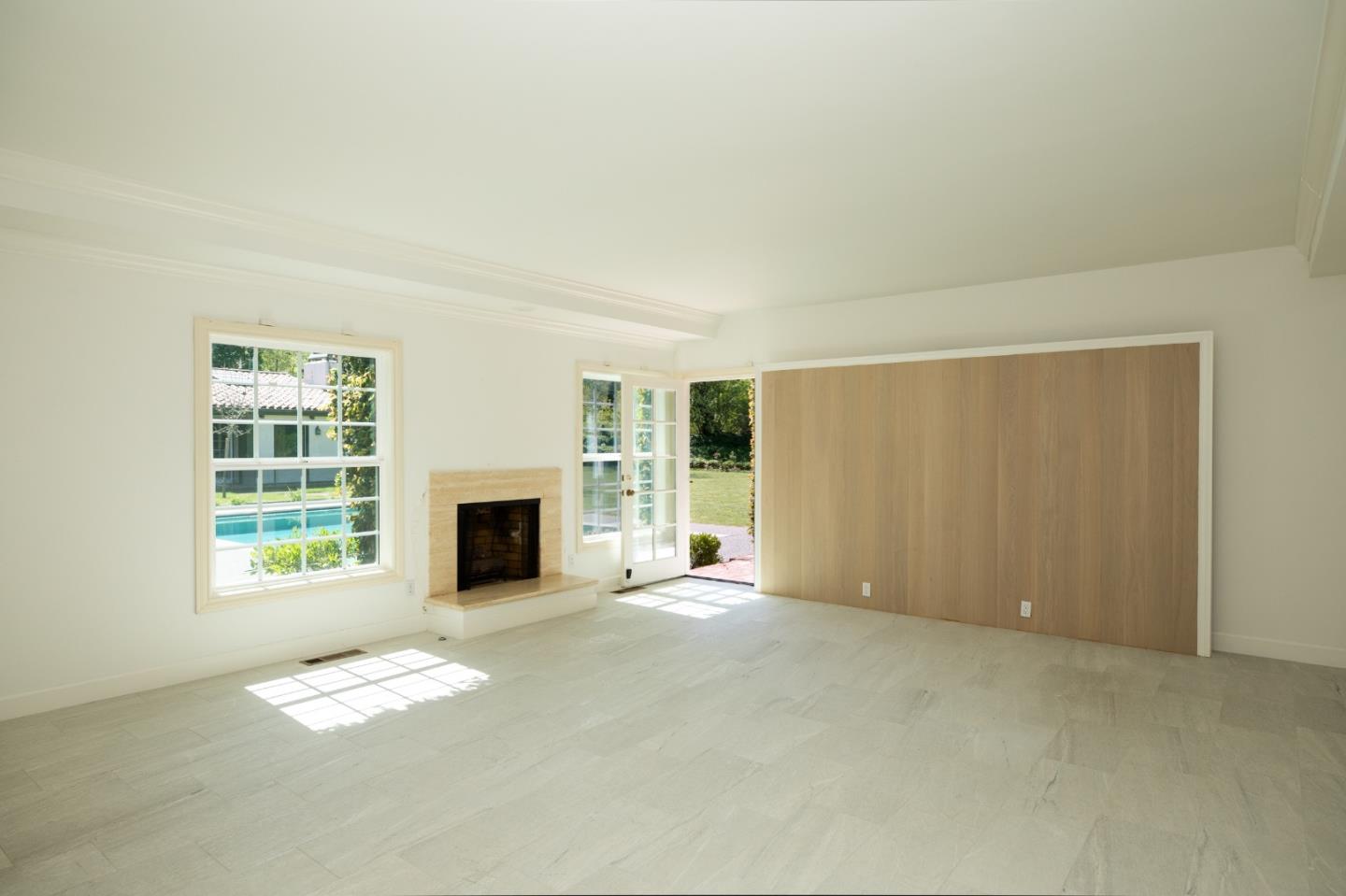 Detail Gallery Image 8 of 21 For 237 Mapache Dr, Portola Valley,  CA 94028 - 4 Beds | 5/1 Baths
