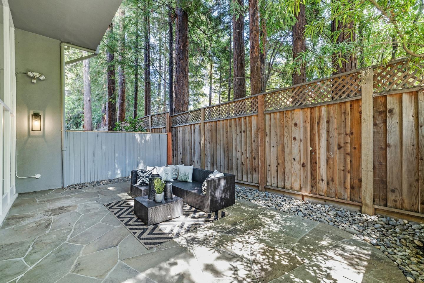 Detail Gallery Image 21 of 27 For 136 Stone Pine Ln, Menlo Park,  CA 94025 - 2 Beds | 2/1 Baths