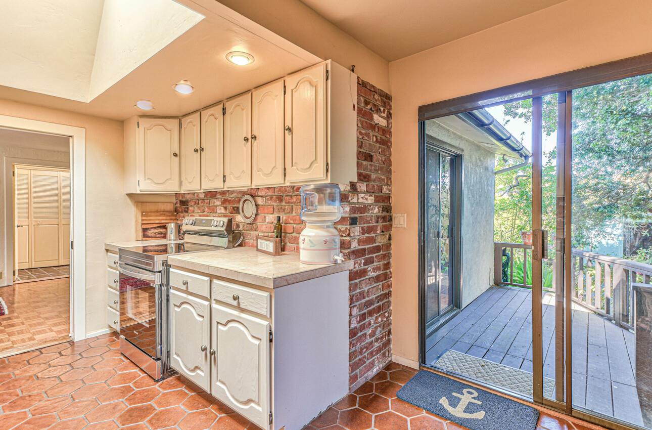 Detail Gallery Image 13 of 40 For 674 Cypress St, Monterey,  CA 93940 - 3 Beds | 2 Baths