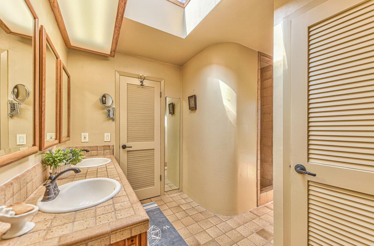 Detail Gallery Image 23 of 40 For 674 Cypress St, Monterey,  CA 93940 - 3 Beds | 2 Baths