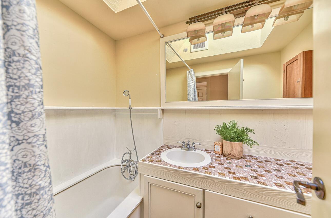 Detail Gallery Image 29 of 40 For 674 Cypress St, Monterey,  CA 93940 - 3 Beds | 2 Baths