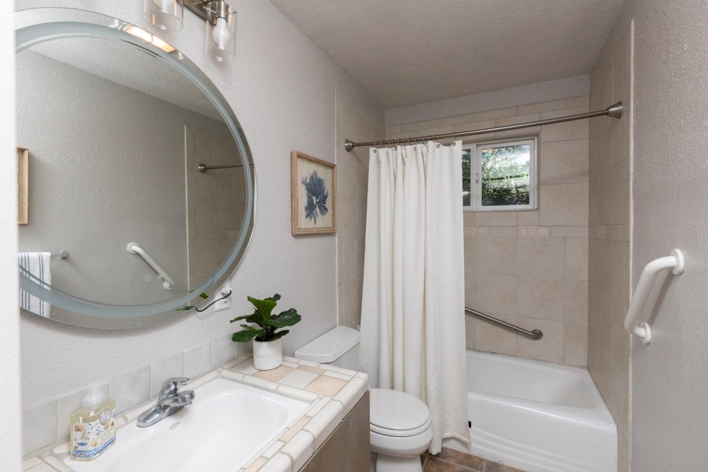 Detail Gallery Image 17 of 38 For 224 Mountain View Ave #1,  Santa Cruz,  CA 95062 - 2 Beds | 2 Baths