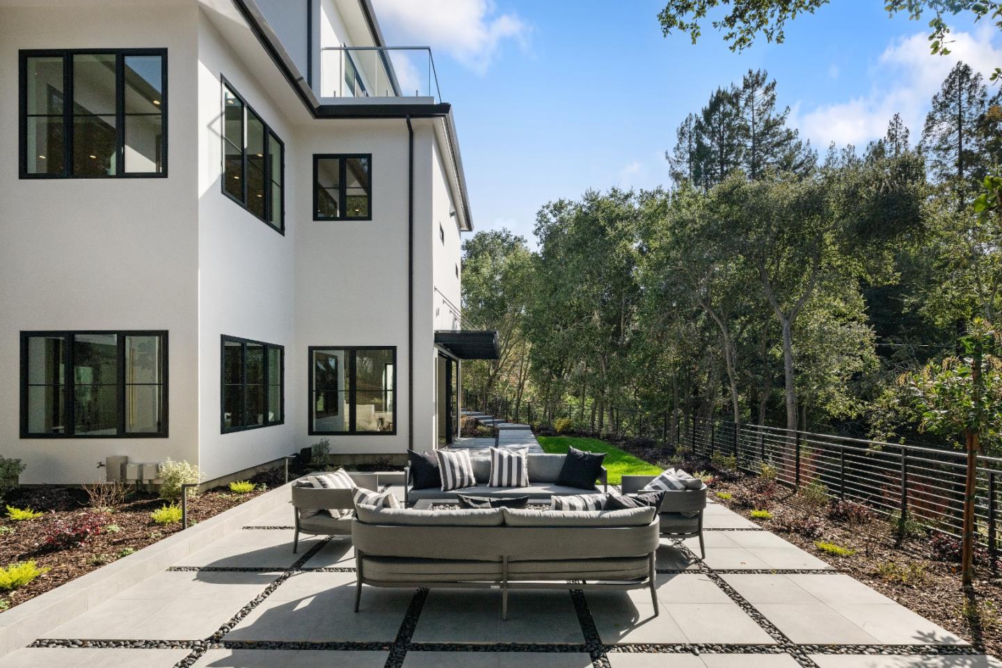 Detail Gallery Image 41 of 47 For 89 Tallwood Ct, Atherton,  CA 94027 - 6 Beds | 7/2 Baths