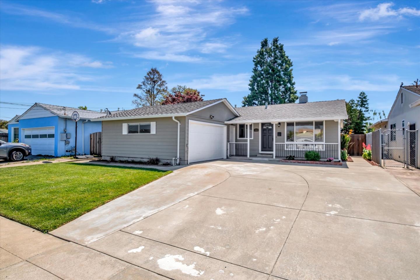 Photo of 35981 Magellan Dr in Fremont, CA