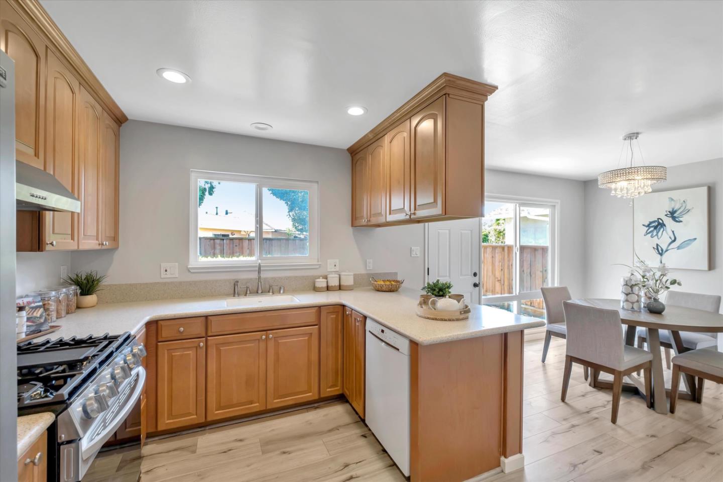 Detail Gallery Image 9 of 34 For 35981 Magellan Dr, Fremont,  CA 94536 - 3 Beds | 2 Baths