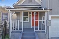 Detail Gallery Image 1 of 13 For 1355 81st Ave, Oakland,  CA 94621 - 3 Beds | 1 Baths