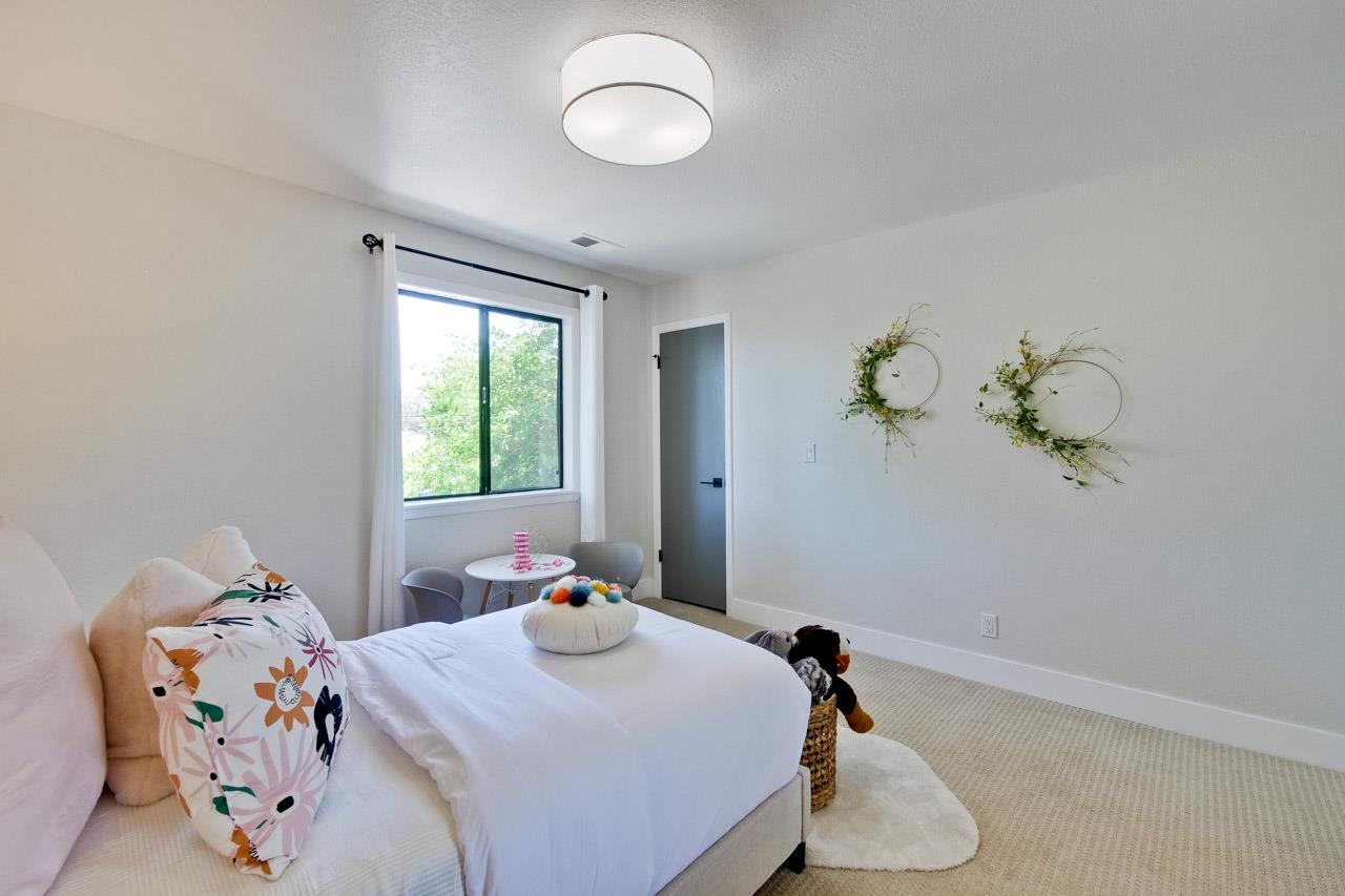 Detail Gallery Image 59 of 81 For 473 4th Ave, Redwood City,  CA 94063 - 5 Beds | 2/1 Baths