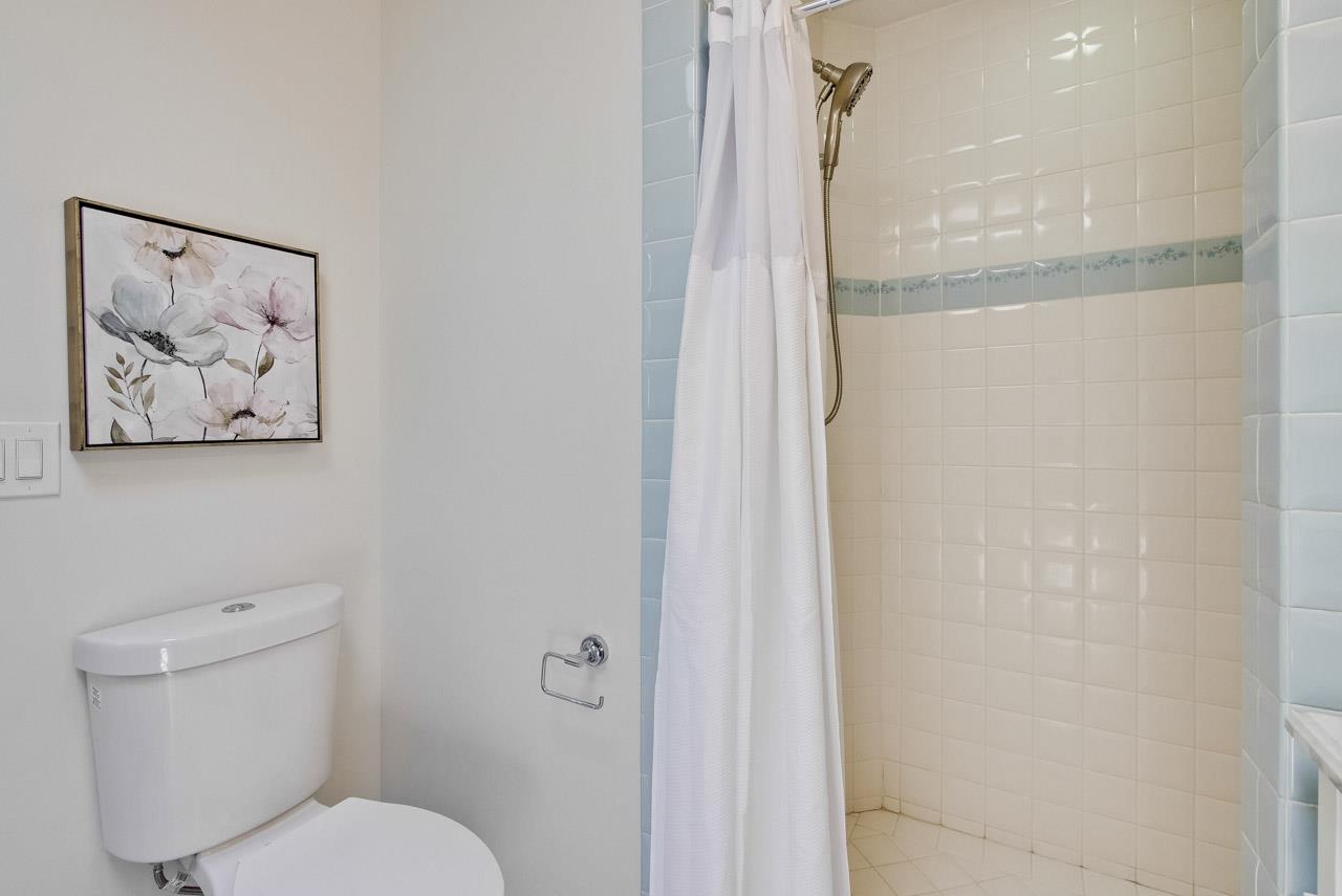 Detail Gallery Image 63 of 81 For 473 4th Ave, Redwood City,  CA 94063 - 5 Beds | 2/1 Baths