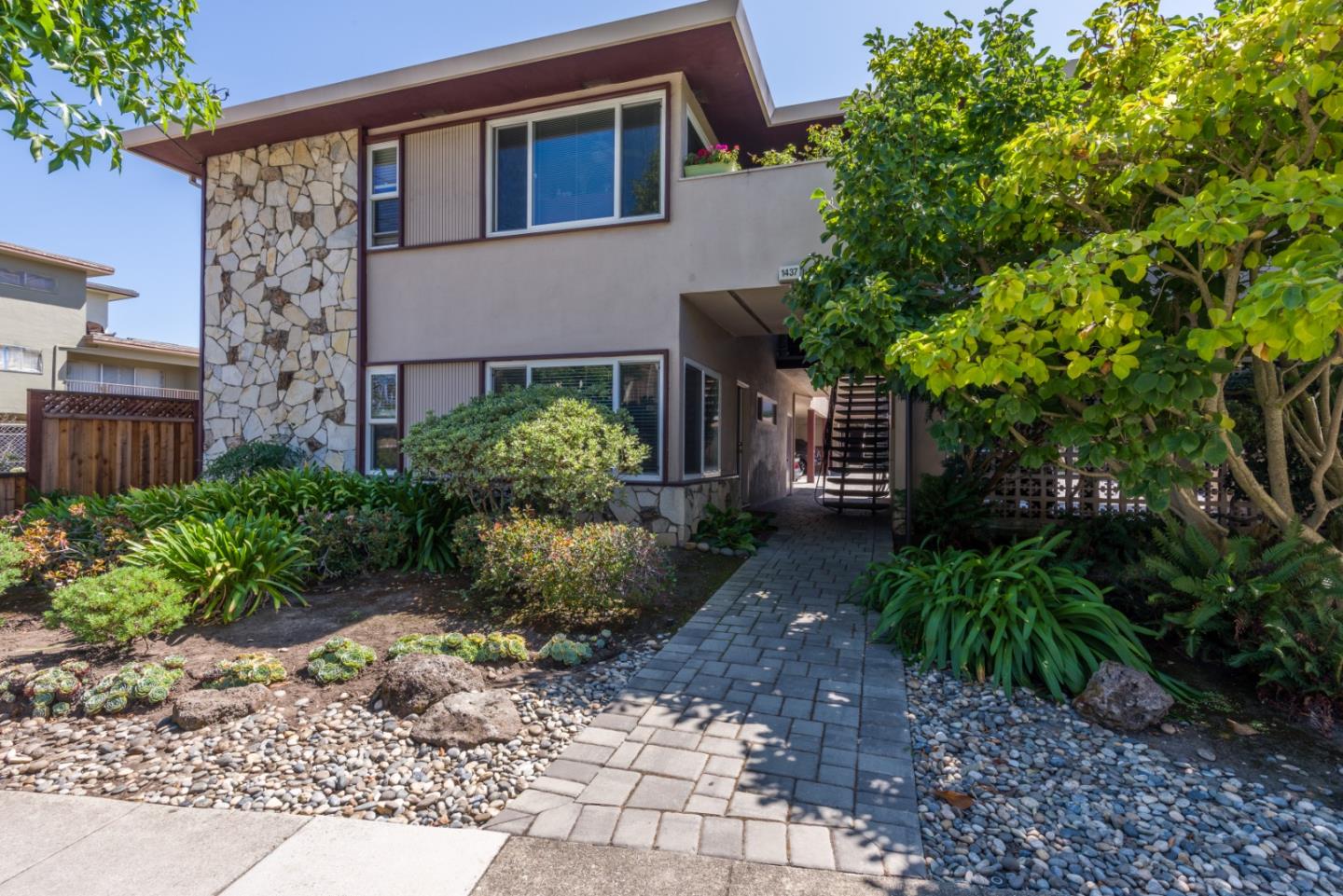 Detail Gallery Image 1 of 1 For 1437 Floribunda Ave #10,  Burlingame,  CA 94010 - 2 Beds | 1 Baths