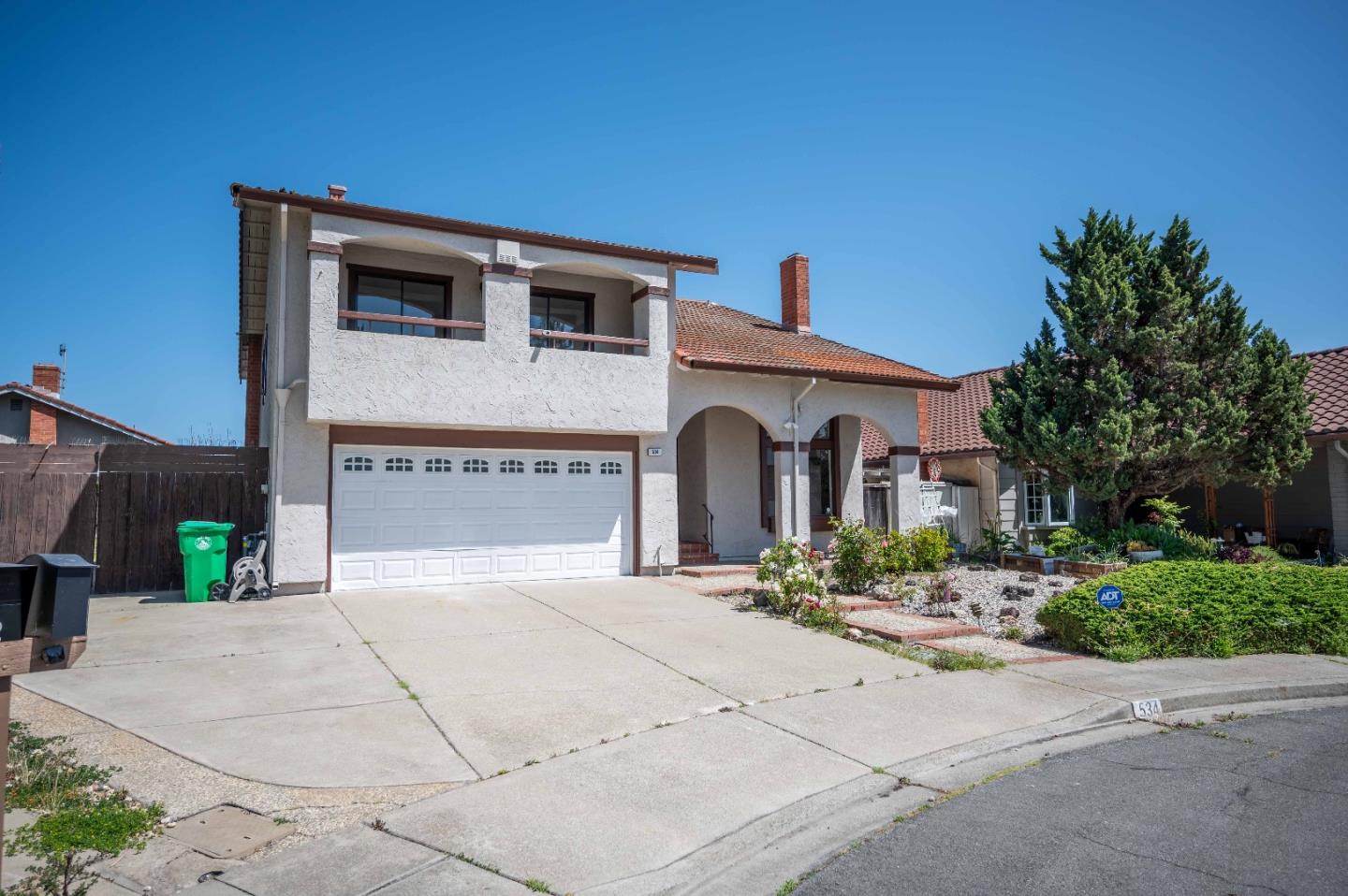 Photo of 534 Dahlia Ct in San Leandro, CA