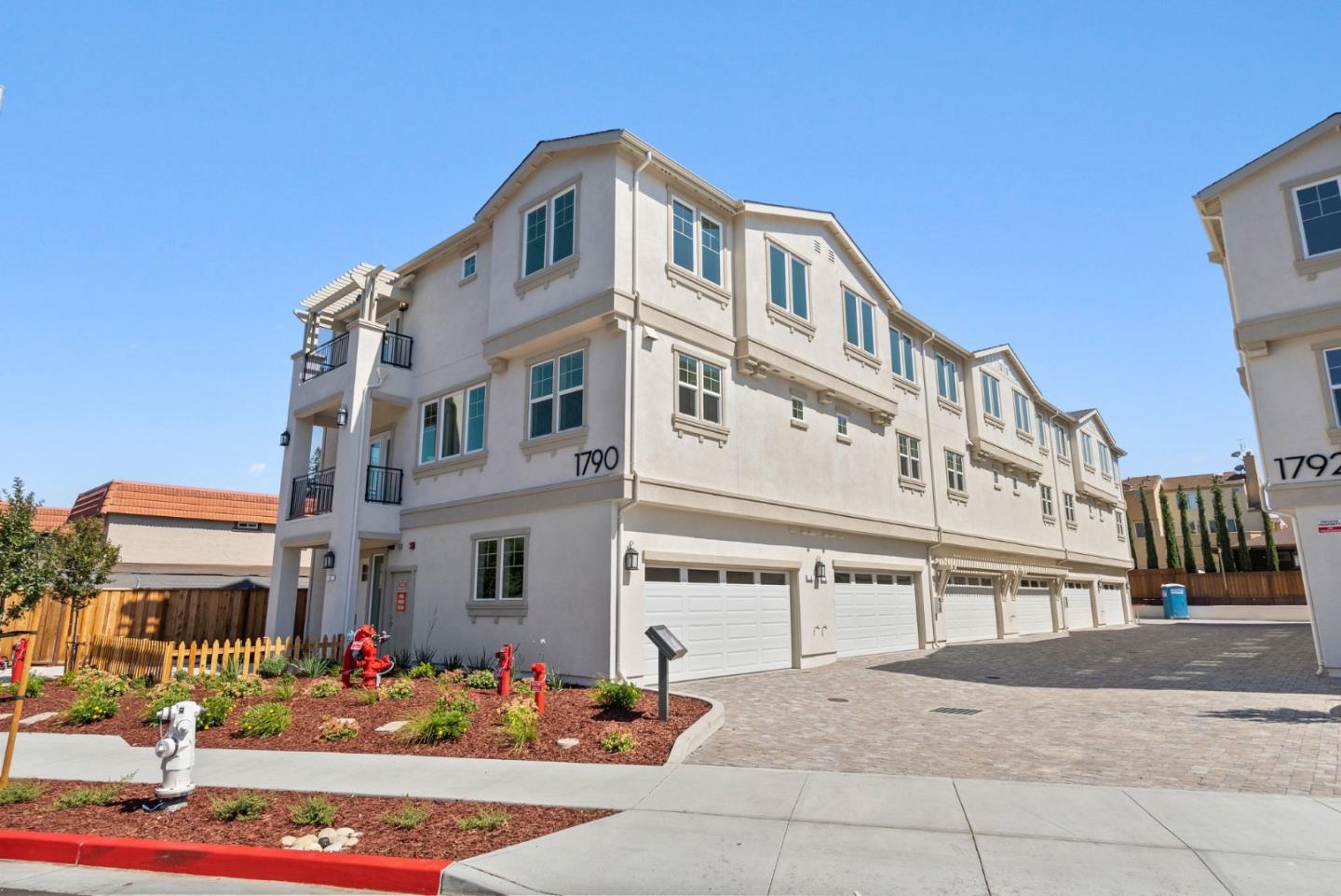 Detail Gallery Image 1 of 1 For 1790 Warburton #6,  Santa Clara,  CA 95050 - 3 Beds | 2/2 Baths