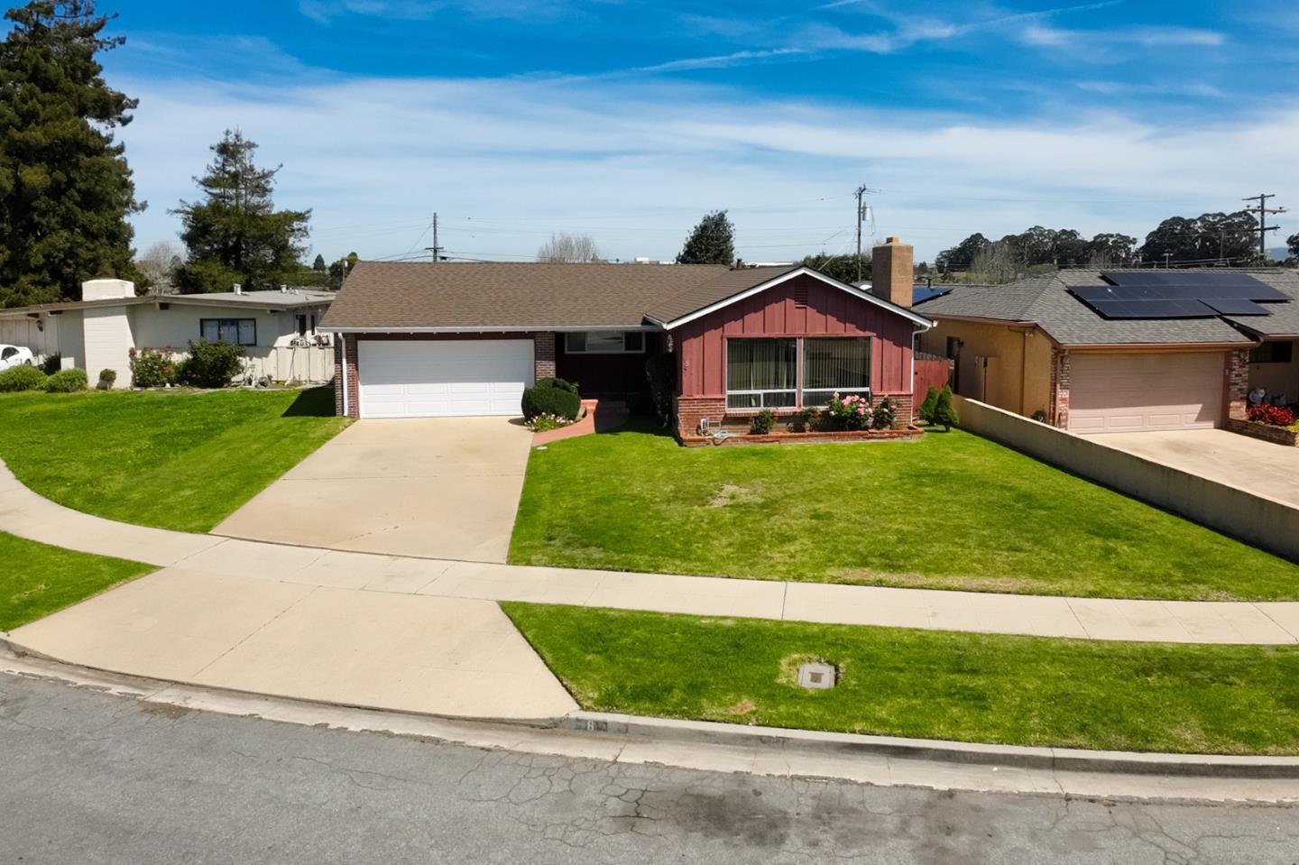 Detail Gallery Image 1 of 17 For 8 Gardenia Cir, Salinas,  CA 93906 - 3 Beds | 2 Baths