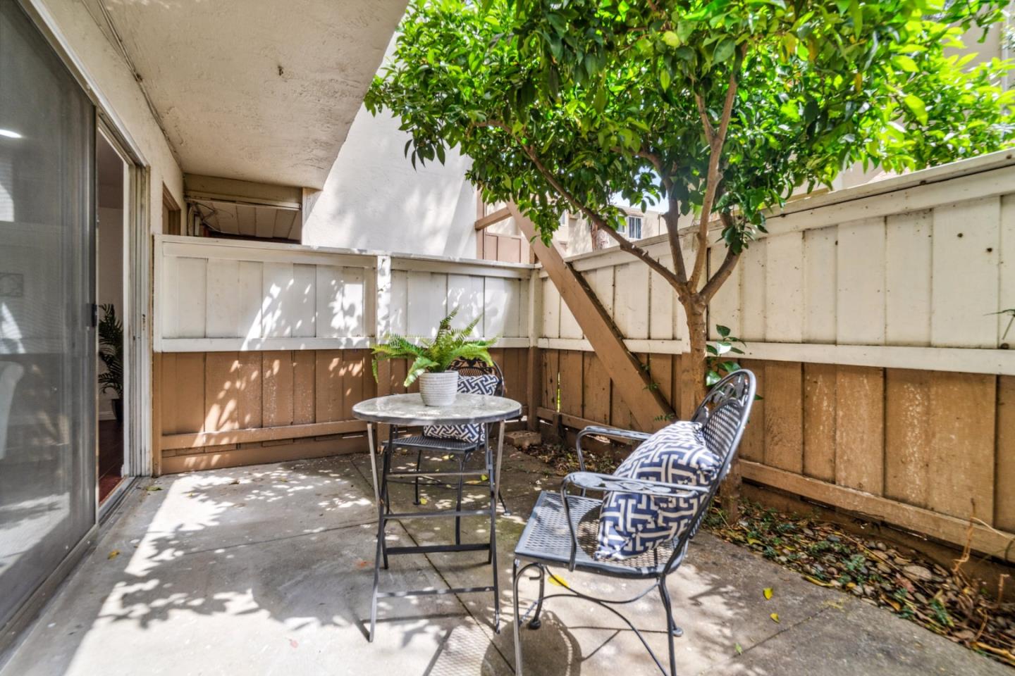 Detail Gallery Image 9 of 15 For 360 Auburn Way #16,  San Jose,  CA 95129 - 2 Beds | 1 Baths