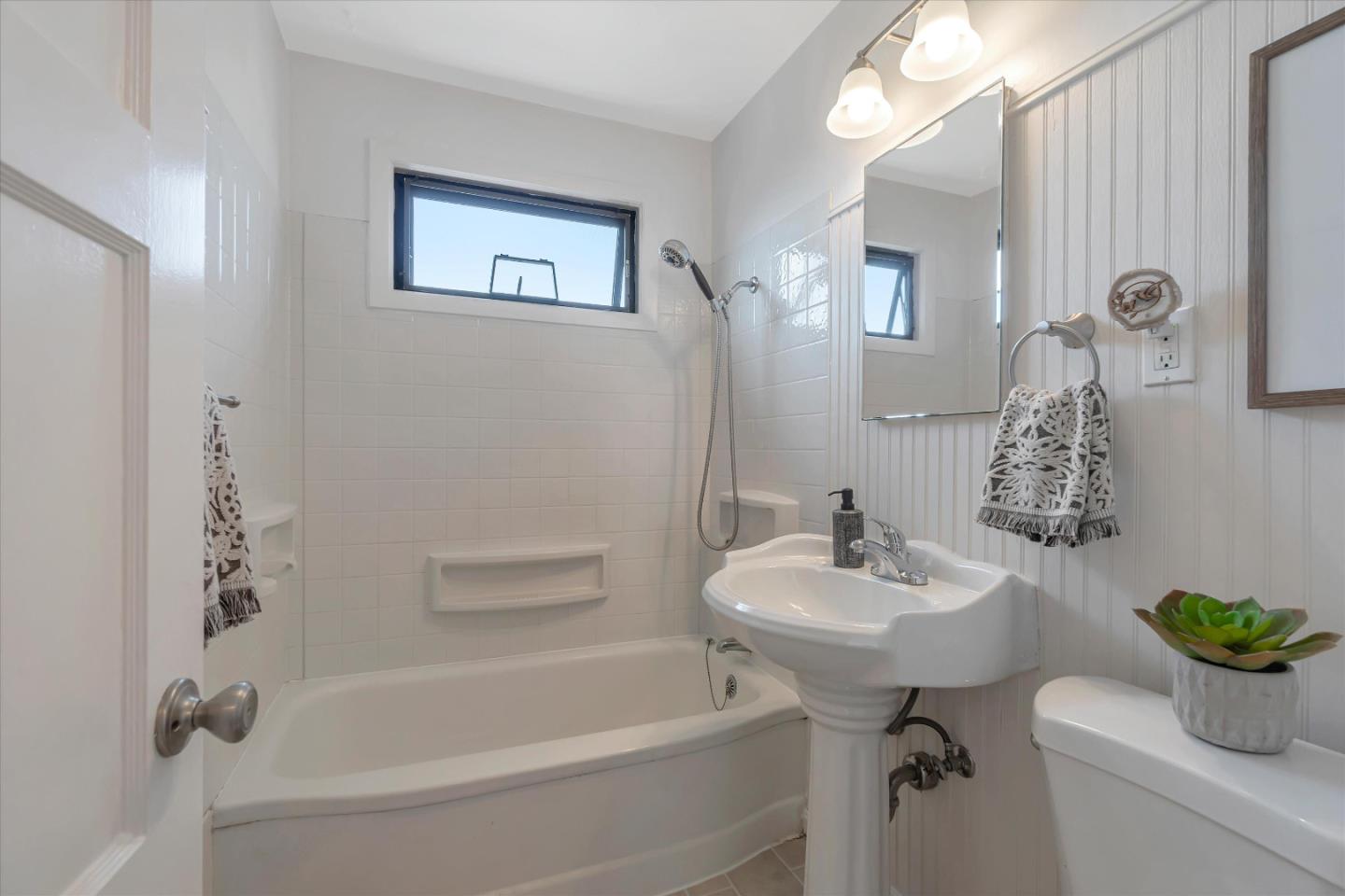 Detail Gallery Image 25 of 33 For 107 Buxton Ave, South San Francisco,  CA 94080 - 3 Beds | 1 Baths