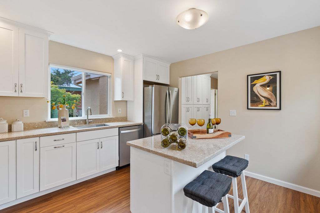 Detail Gallery Image 12 of 35 For 208 Farley Dr, Aptos,  CA 95003 - 3 Beds | 2 Baths