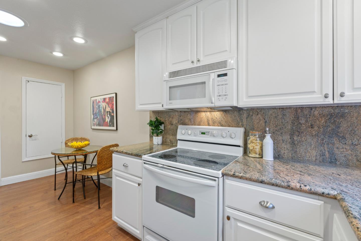 Detail Gallery Image 11 of 85 For 10079 Ridgeway Dr, Cupertino,  CA 95014 - 2 Beds | 2 Baths