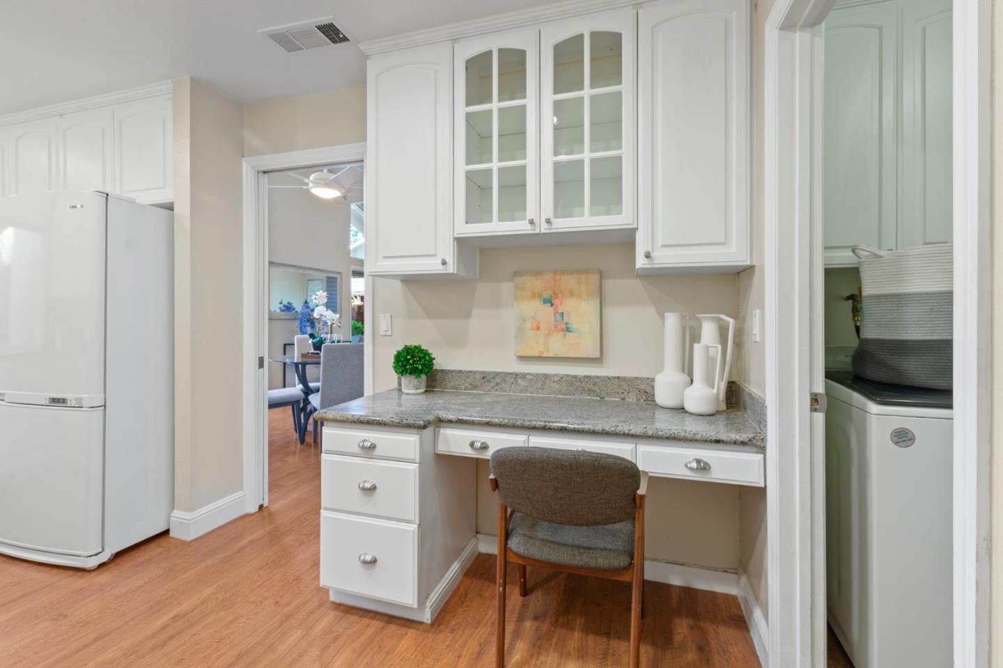 Detail Gallery Image 13 of 85 For 10079 Ridgeway Dr, Cupertino,  CA 95014 - 2 Beds | 2 Baths