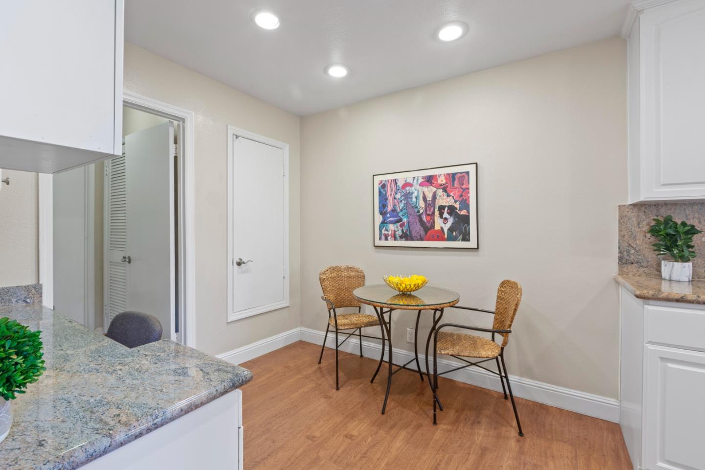 Detail Gallery Image 7 of 85 For 10079 Ridgeway Dr, Cupertino,  CA 95014 - 2 Beds | 2 Baths