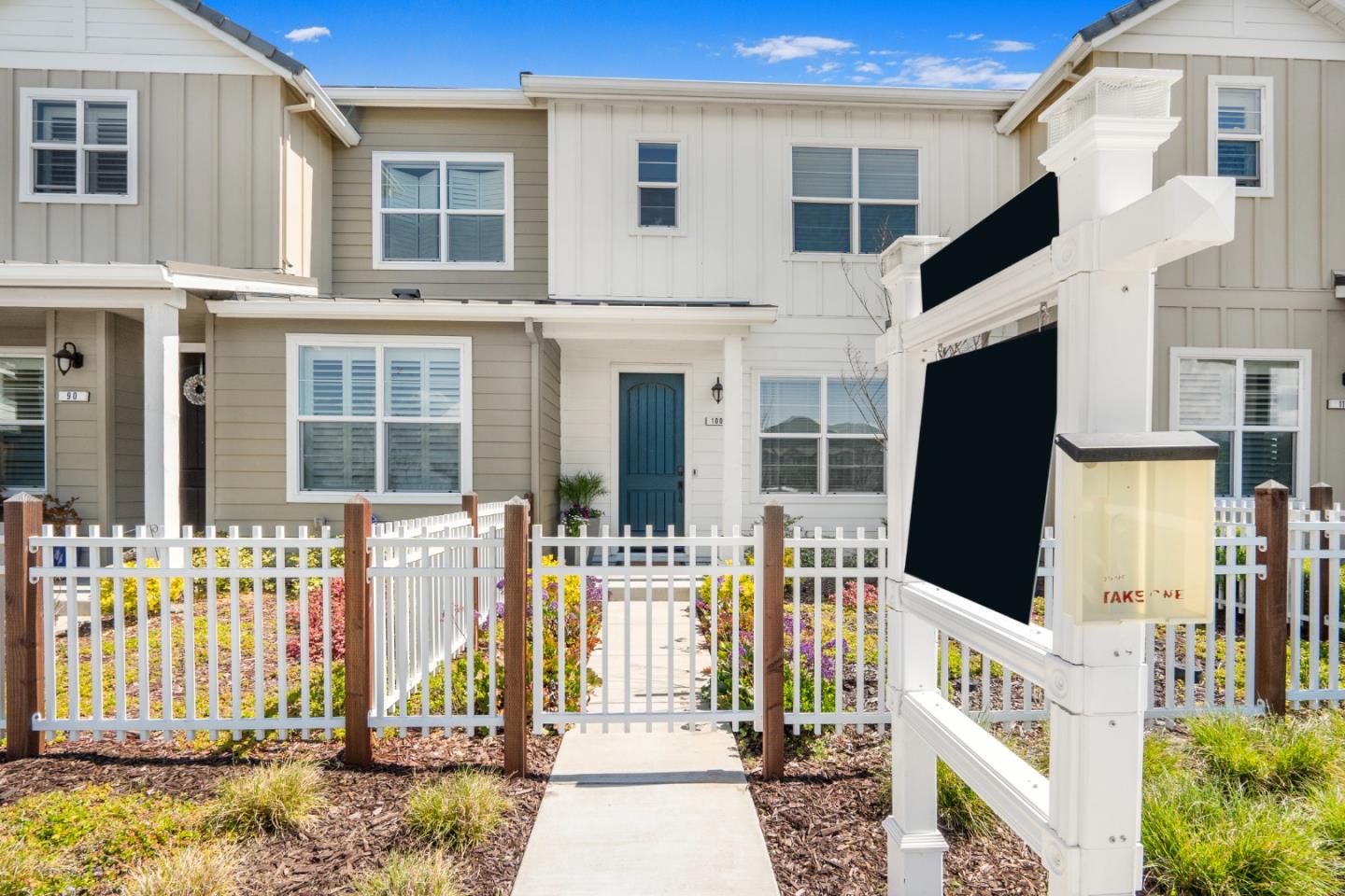 Detail Gallery Image 1 of 16 For 100 Lucca Ave, Morgan Hill,  CA 95037 - 3 Beds | 2/1 Baths
